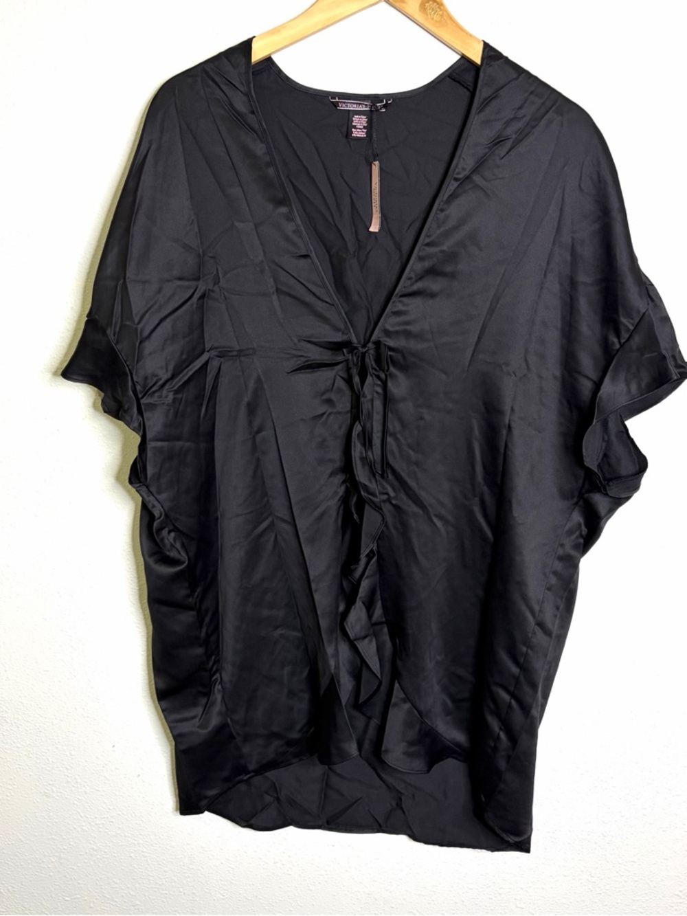 New Victoria's Secret Black Satin Kimono Robe short sleeve Love one size
